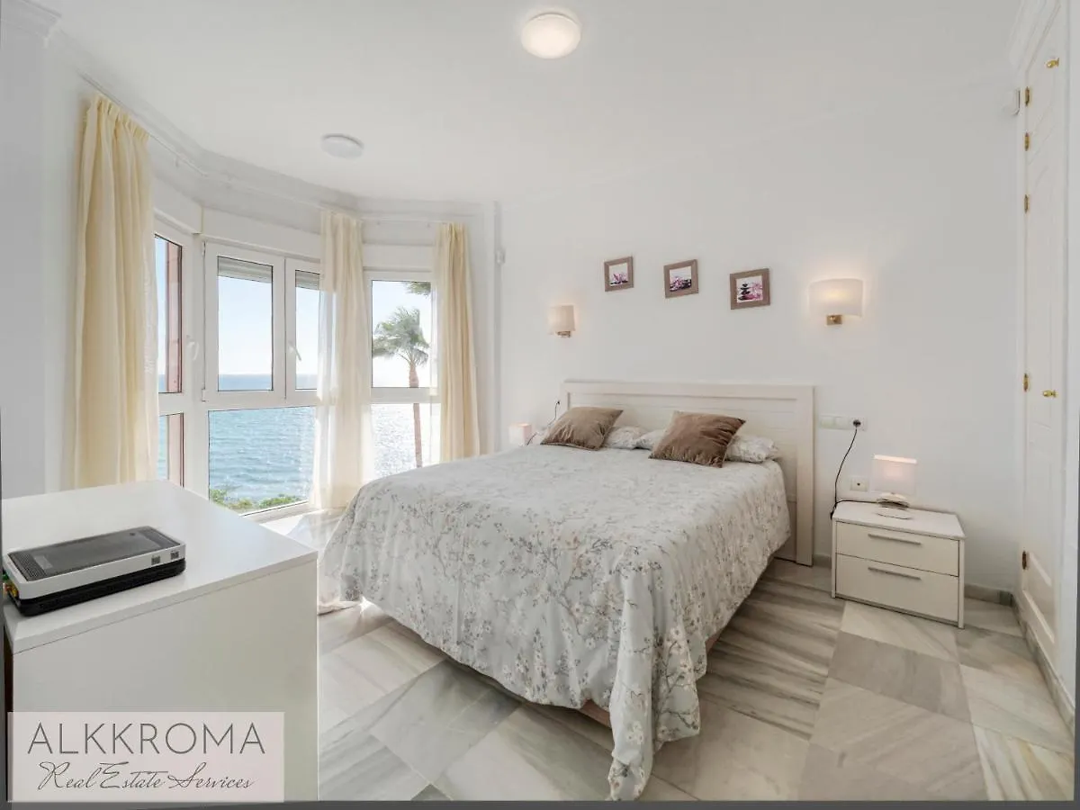 Punta Plata Beach Apartment 에스테포나 스페인